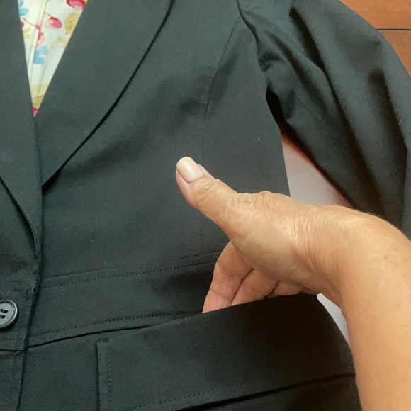 Express Stretch SZ 3/4 Women’s Lined Black One Button Two Pocket Blazer - Picture 13 of 14